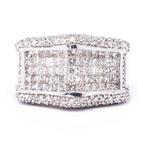 14K White 14.39 gms Diamond 0.85 Carats PR 2.40 Carats Diamond Ring