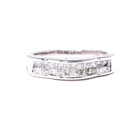 18K White 5.12 gms PR 1.00 Carats Diamond Ring