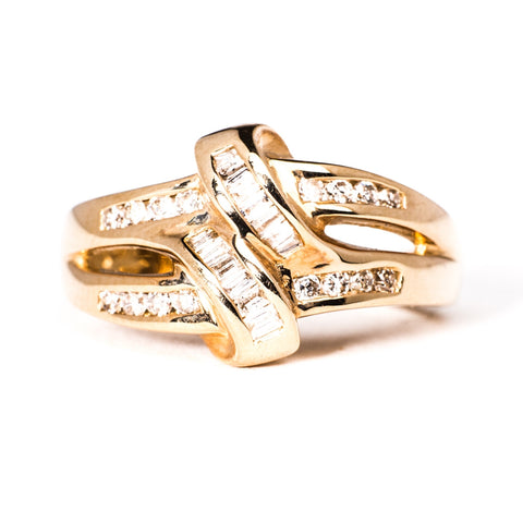 14K Yellow Gold 6.00 gms Diamond 0.25 Carats BG 0.20 Carats Diamond Ring