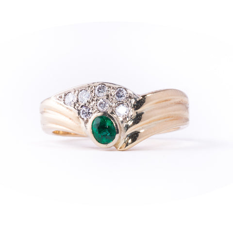 14K Yellow Gold 5.81 gms Diamond 0.25 Carats Green-sapphire 0.25 Carats Stone Ring